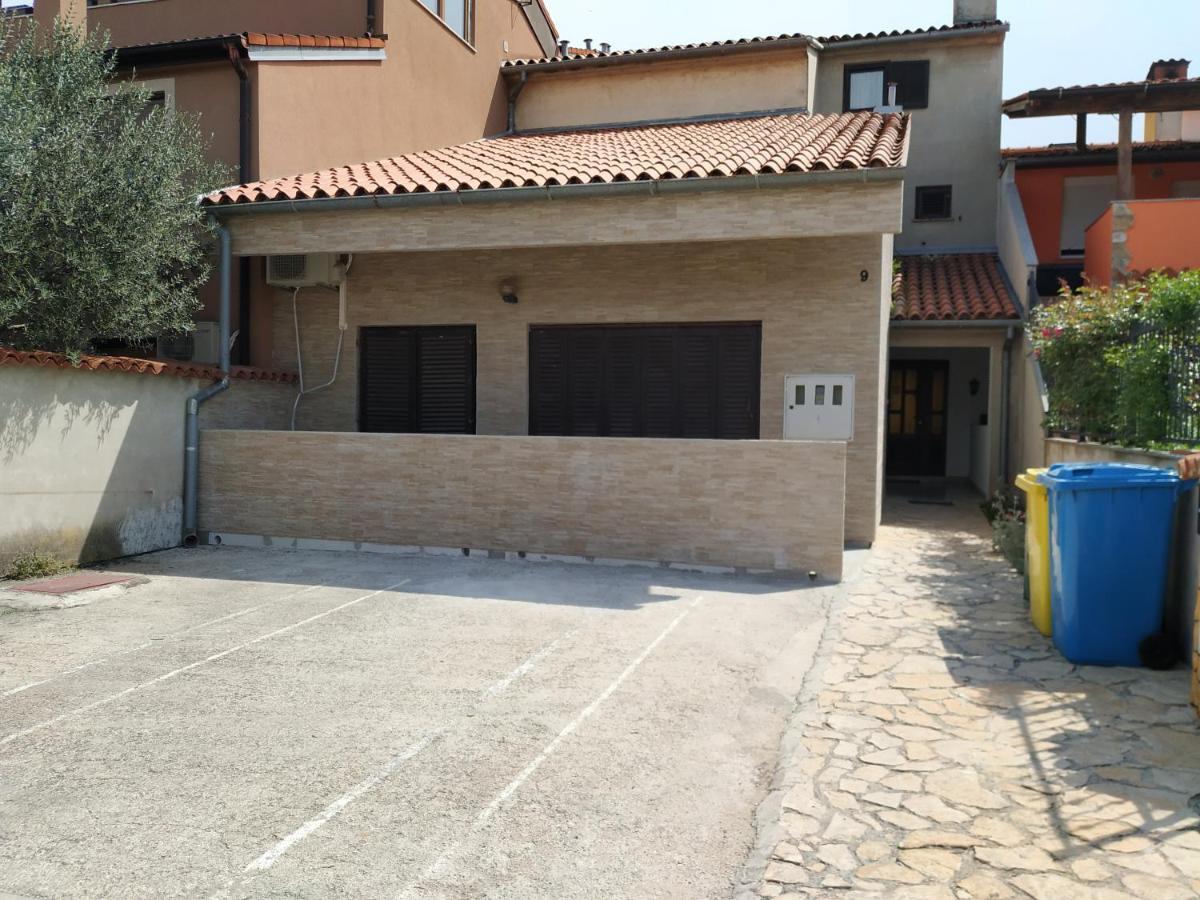 Apartments Zlatko Pula Exterior photo